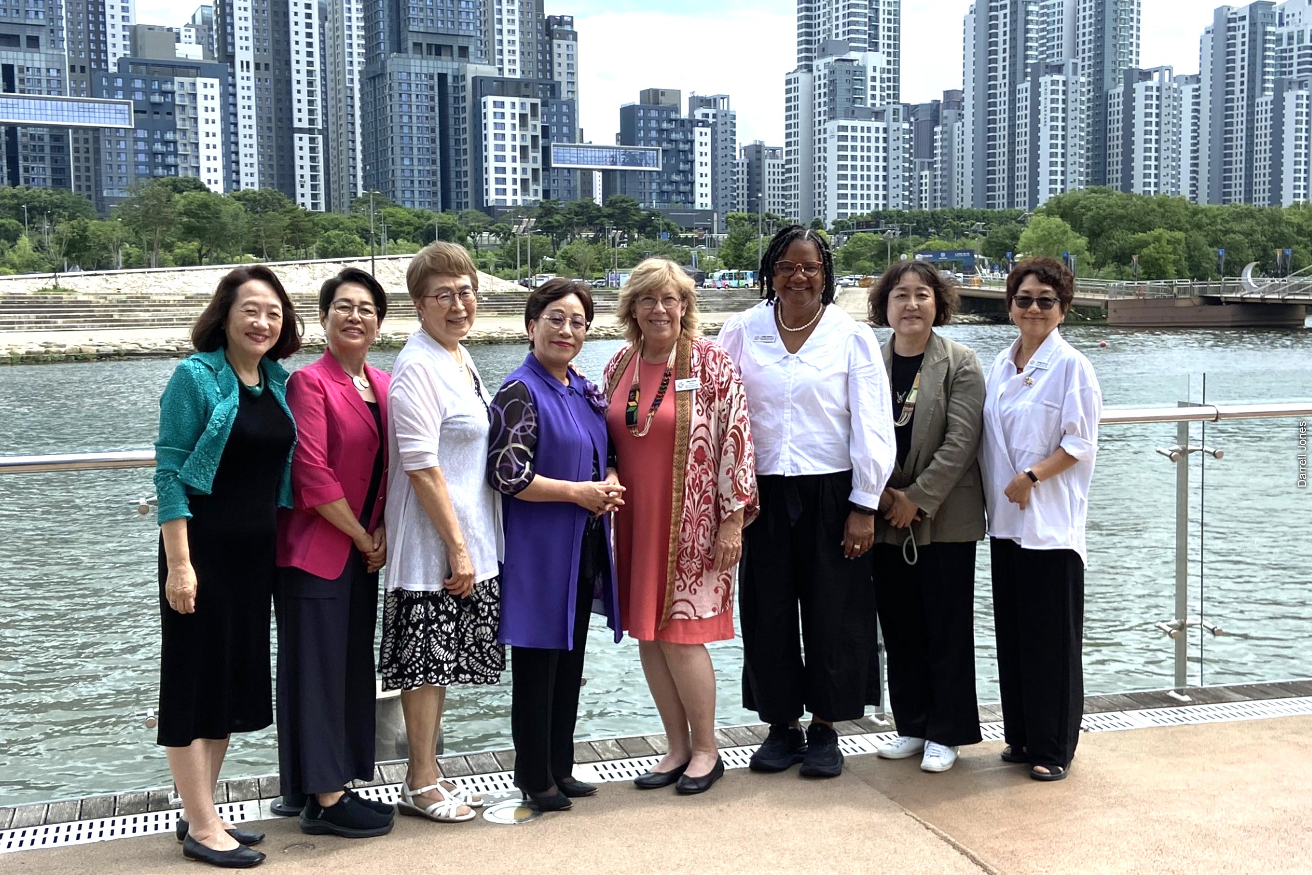 Hikari Chang, Myungrae Lee, Heason Lee, Jeong-Sook Lee, Jana Jones, Sally Vonner, Youngjoung Lee,Sung-ok Lee.